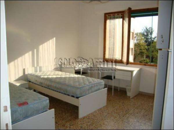 Foto Stanza in appartamento in affitto a Siena, Fuori Porta Camollia