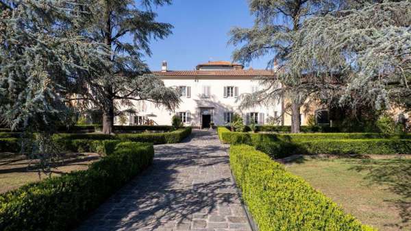 Foto Villa unifamiliare in affitto a Pistoia