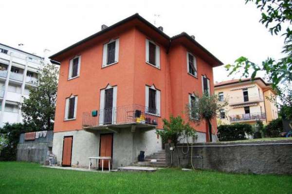 Foto Villa unifamiliare in affitto a Rovereto - 1 locale 15mq