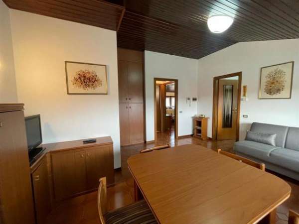 Foto ?? Bilocale arredato in affitto a Jerago con Orago  Centro paese