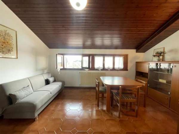 Foto ?? Bilocale arredato in affitto a Jerago con Orago  Centro paese