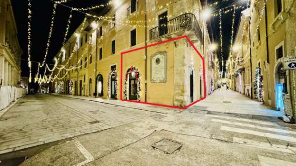 Foto **NEGOZIO TOP LOCATION**