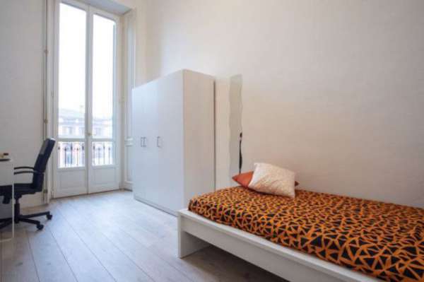 Foto 1 Stanza Singola ALL INCLUSIVE in Via Cibrario 28/bis