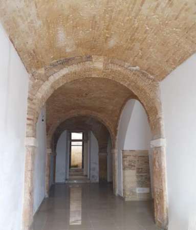Foto 1 Vetrina in affitto a Cagliari