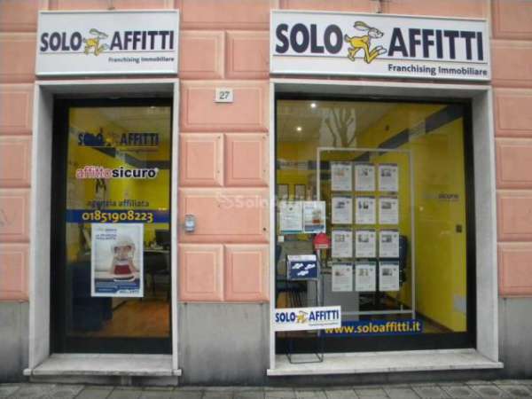 Foto 1 Vetrina in affitto a Chiavari