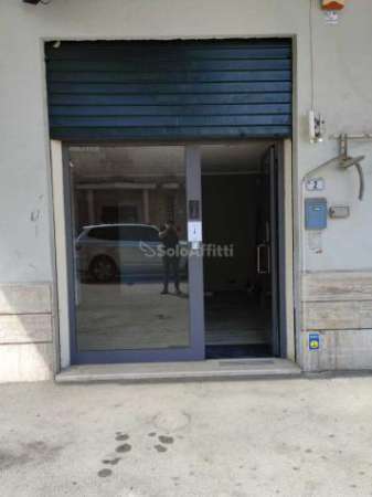 Foto 1 Vetrina in affitto a Frosinone