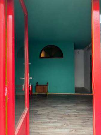 Foto 1 Vetrina in affitto a Livorno