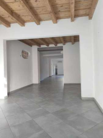 Foto 1 Vetrina in affitto a San Martino Buon Albergo