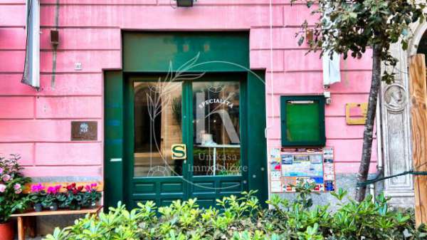 Foto 1 Vetrina in affitto a Savona