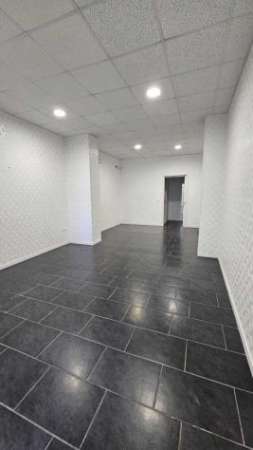 Foto 1 Vetrina in affitto a Siracusa