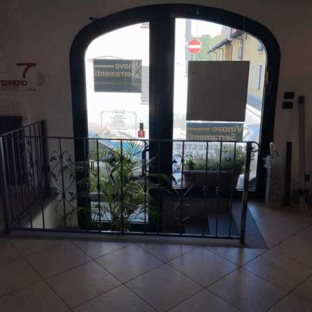 Foto 1 Vetrina in affitto a Vinovo