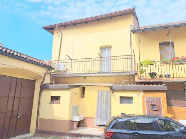 Foto 15KM DA VERCELLI CASA INDPENDENTE 3LATI ARREDATA 3LOCALI+SERVIZI BOX AUTO