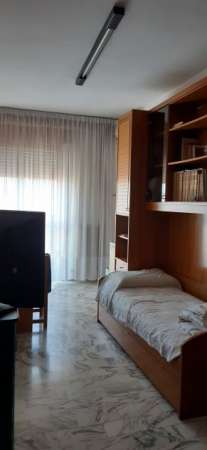 Foto 2 camere singole arredate/zona corso pietro giannone