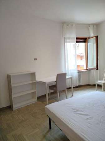 Foto 2 camere studentesse adiacente universit