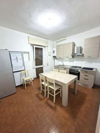 Foto 2 locali con box