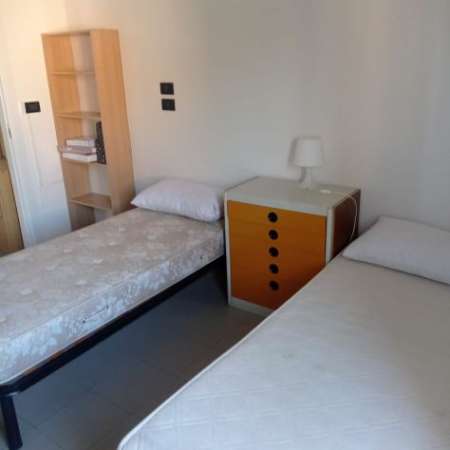 Foto 2 POSTI LETTO � 700-IN DOPPIA: SOLO DONNE O USO SINGOLA PER 1 RAGAZZA da1-6