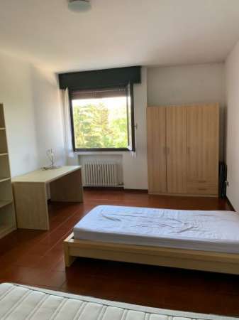 Foto 2 posti letto in ampia camera a Padova