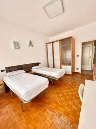 Foto 2 Posto letto, Via Michelino, Bologna