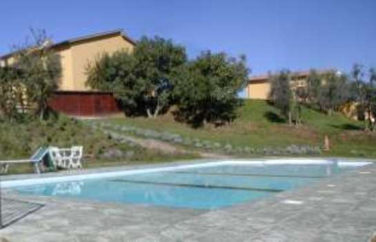 Foto 2 VANI CON USO PISCINA A 1 KM DAL PAESE