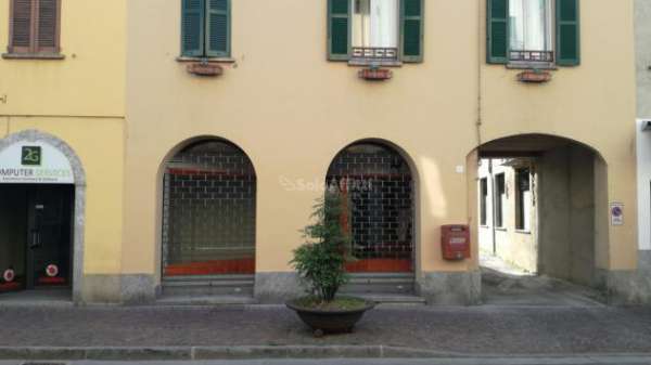 Foto 2 Vetrine in affitto a Cant