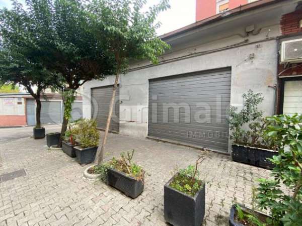 Foto 2 Vetrine in affitto a Casavatore