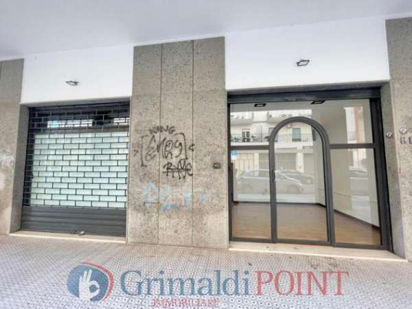 Foto 2 Vetrine in affitto a Lecce