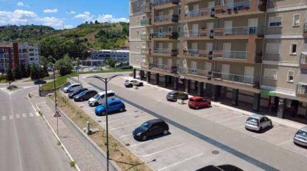 Foto 2 Vetrine in affitto a Potenza