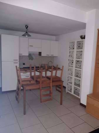 Foto 3 PERSONE 700 EURO 600 MT DA SEGRETERIA MATRICOLE