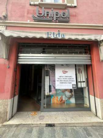 Foto 3 Vetrine in affitto a Fornovo di Taro
