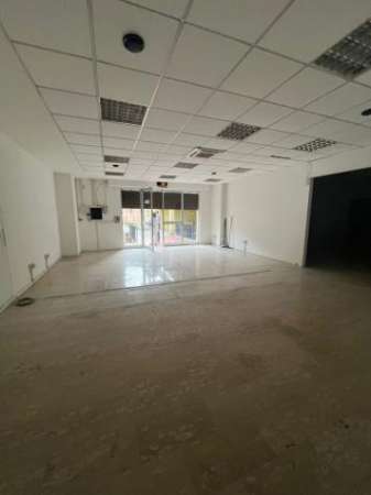 Foto 3 Vetrine in affitto a Frosinone