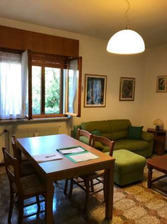 Foto 3022 bicamere arredato zona Via Colugna