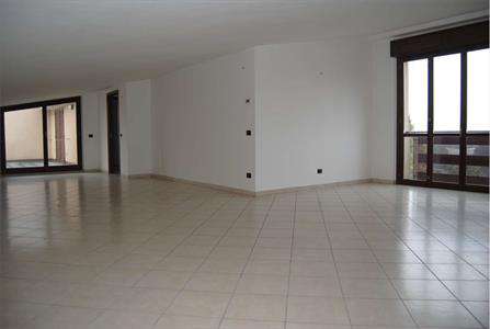 Foto 4 o pi Locali in Affitto, 3 Locali, 140 mq, Seveso
