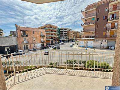 Foto 4 o pi Locali in Affitto, 5 Locali, 131 mq, Siracusa (Tica tisi