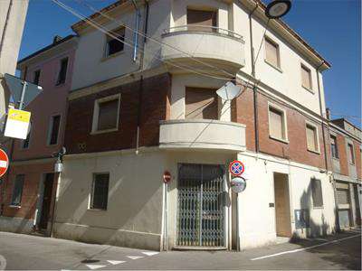 Foto 4 o pi Locali in Affitto, 5 Locali, 150 mq, Forl (Centro)