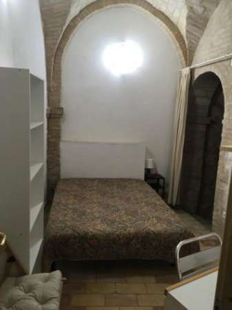 Foto A 50 mt UNIV.MATRIMONIALE CON BAGNO E CUCINA PRIVATA