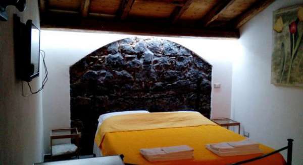 Foto A Guardia Mangano in zona Acireale,si affittano camere  Giornalmente