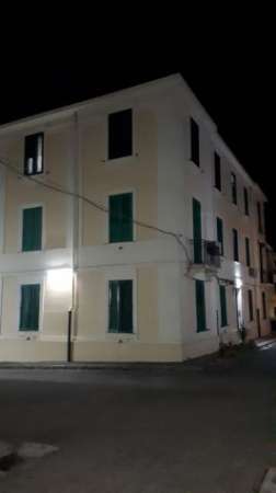 Foto A Messina, affitto stanza a studentessa universitaria