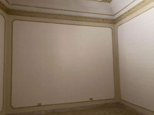 Foto A referenziati lochiamo appartamento nobiliare,ideale ufficio di rappresentanze showroom.