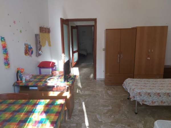 Foto A studentesse intero appartamento di tre camere in centro zona Ateneo