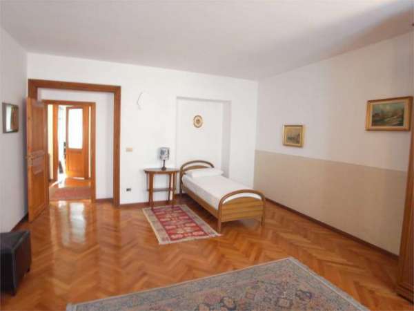 Foto A000126 - SOLO PER STUDENTI Camera matrimoniale