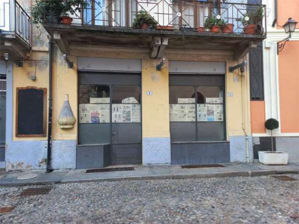 Foto A000291 - LOCALE COMMERCIALE STORICO