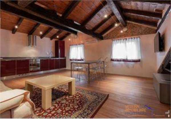 Foto A000376 -  SPLENDIDA MANSARDA PER AFFITTI BREVI