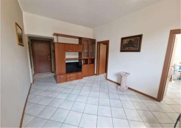 Foto A000542 - COMO TAVERNOLA affitto BILOCALE arredato