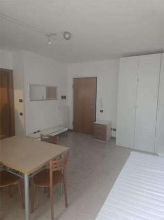 Foto A000573 - MEDA affittiamo ampio MONOLOCALE con cantina