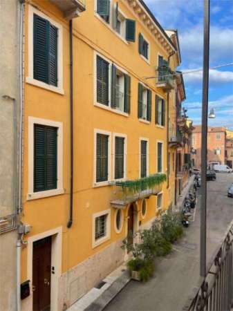 Foto A001151 - Affitto in centro a Verona