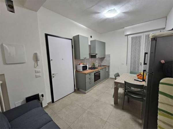 Foto A002585 - 3 STANZE CON BAGNO PRIVATO - CIRCONVALLAZIONE