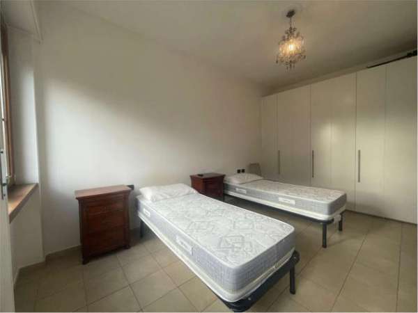 Foto A012173 - MM ABBIATEGRASSO - CAMERA CON BAGNO PRIVATO