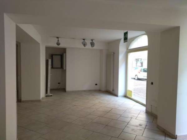Foto Abbigliamento in affitto a Casalmaggiore