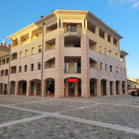 Foto Abbigliamento in affitto a Verucchio