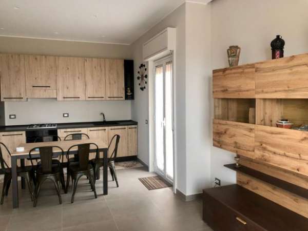Foto Acicastello, AFFITTASI delizioso appartamento ARREDATO